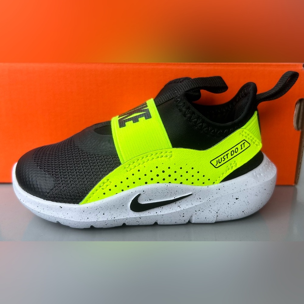 NWT NIKE Flex Runner 4 toddler boy Black & Neon Yellow Slip-On Sneakers Size 5 c